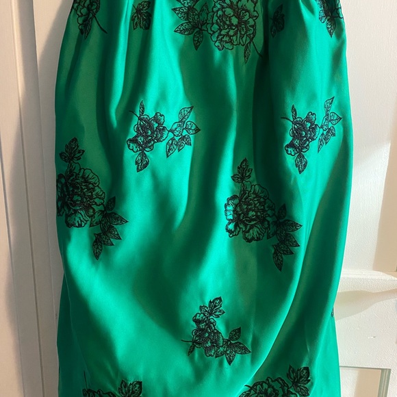 Marchesa Notte Strapless Coquette Embroidered Duchesse Satin Gown Emerald Size 8 - Picture 6 of 15